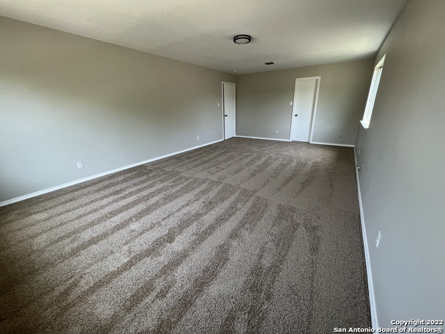 Listing photo id 7 for 7415 Coers