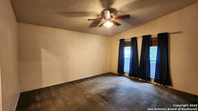 Image 11 of 21 For 109 Deerglen