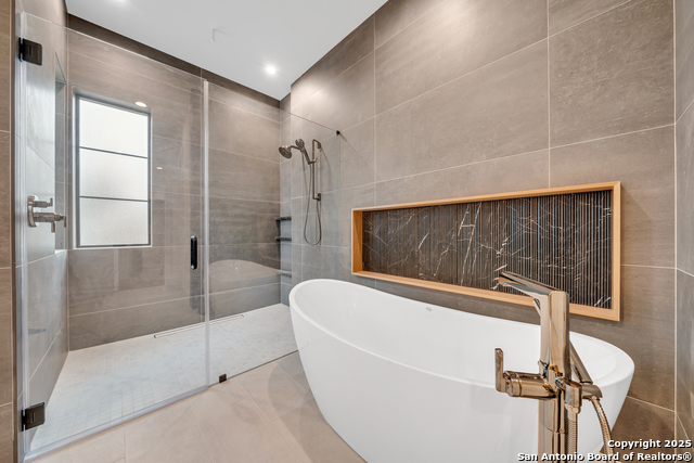 Listing photo id 8 for 9527 Midsomer Place