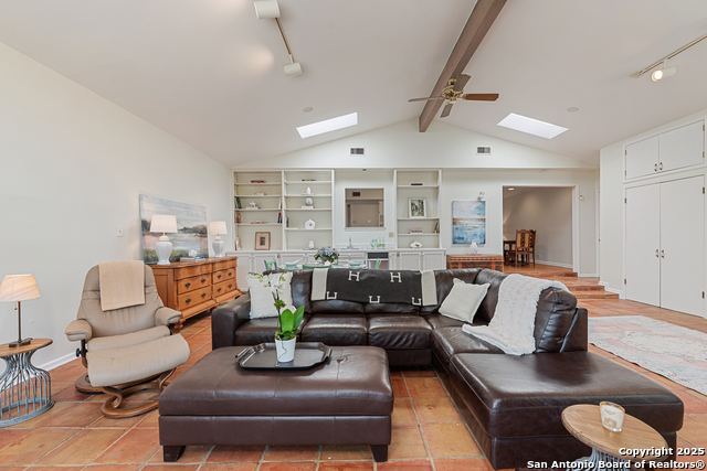 Image 11 of 35 For 419 Woodcrest Dr