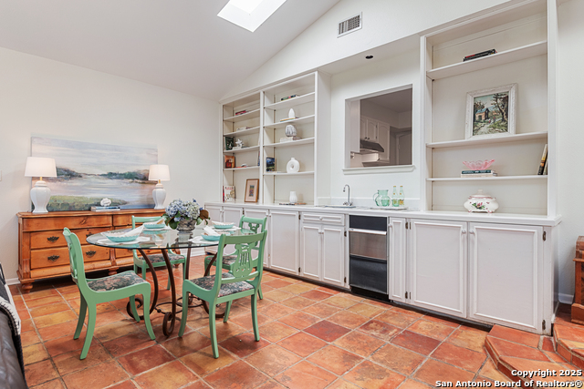 Image 15 of 35 For 419 Woodcrest Dr