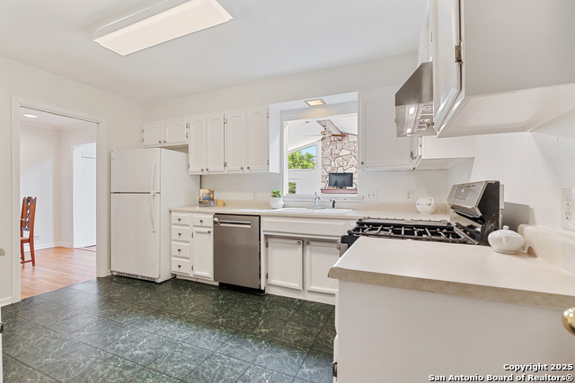 Image 16 of 35 For 419 Woodcrest Dr