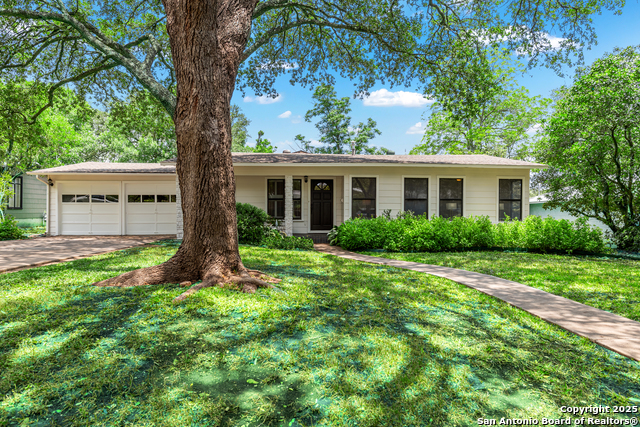 Image 2 of 35 For 419 Woodcrest Dr