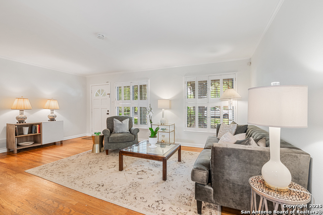 Image 4 of 35 For 419 Woodcrest Dr