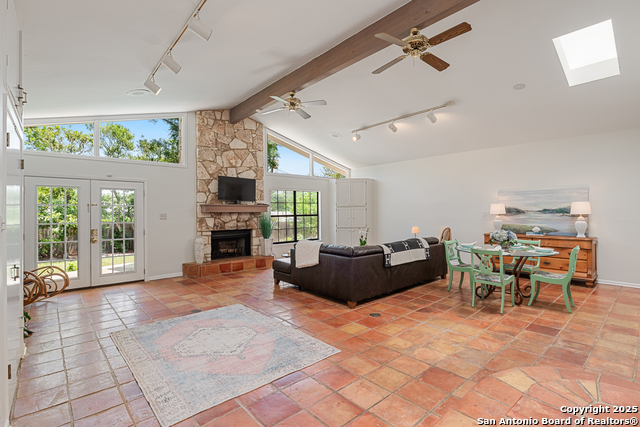 Image 8 of 35 For 419 Woodcrest Dr