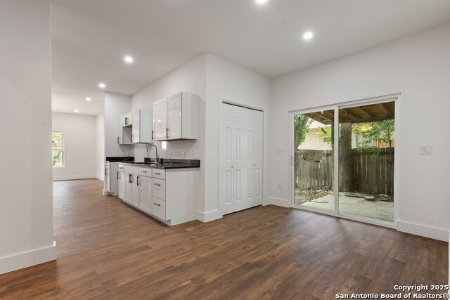 Listing photo id 10 for 101 New York