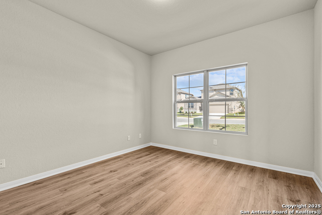 Listing photo id 10 for 10319 Goodison Drive