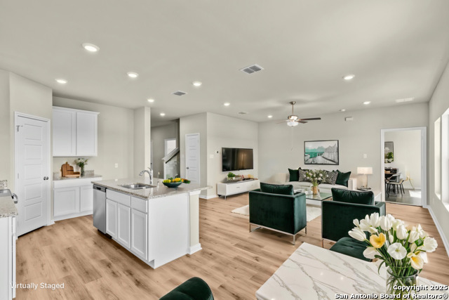 Listing photo id 3 for 10319 Goodison Drive