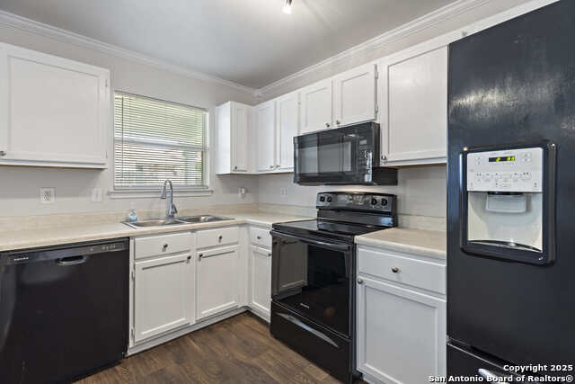 Listing photo id 4 for 1011 Cat Mesa