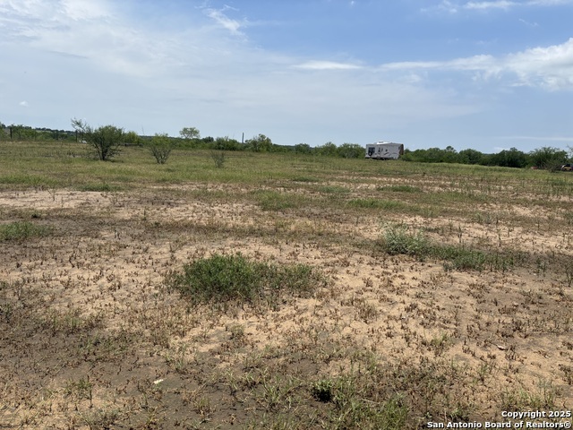 Listing photo id 9 for 5353 Labus  