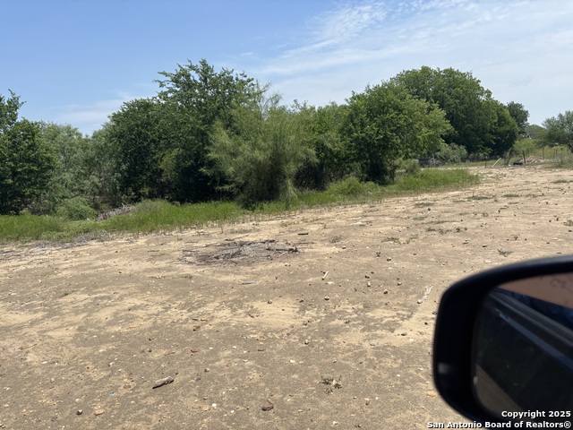 Listing photo id 4 for 5353 Labus  