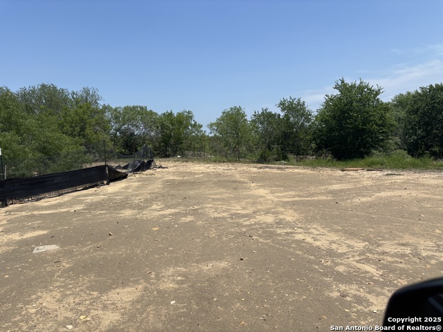 Listing photo id 5 for 5353 Labus  