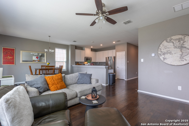 Listing photo id 2 for 7566 Copper Kettle