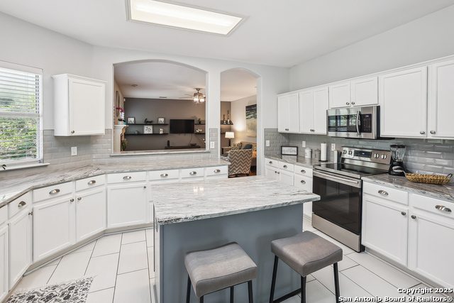 Image 17 of 38 For 1502 Crescent Pt