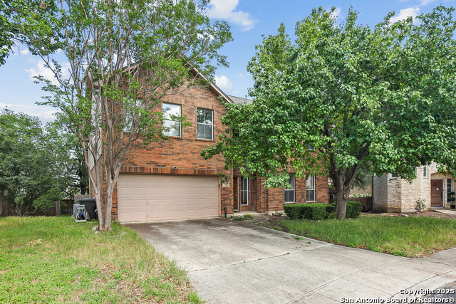 Image 2 of 38 For 1502 Crescent Pt