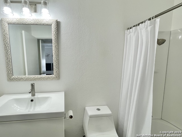 Image 11 of 16 For 3843 Barrington St  R266