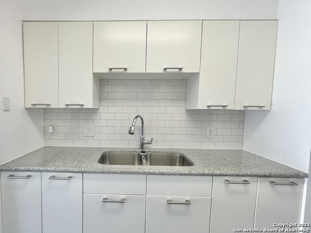 Image 9 of 16 For 3843 Barrington St  R266