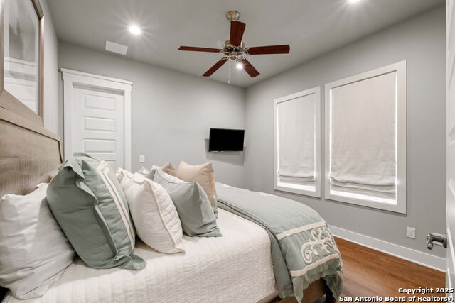 Listing photo id 17 for 228 Cloverleaf