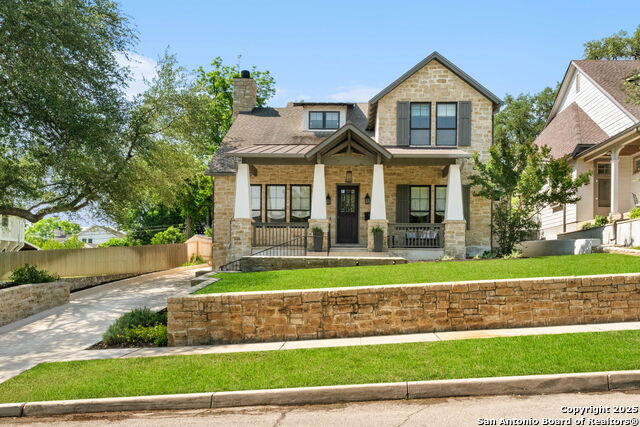 Listing photo id 0 for 228 Cloverleaf
