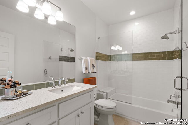 Listing photo id 21 for 228 Cloverleaf
