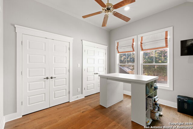 Listing photo id 22 for 228 Cloverleaf