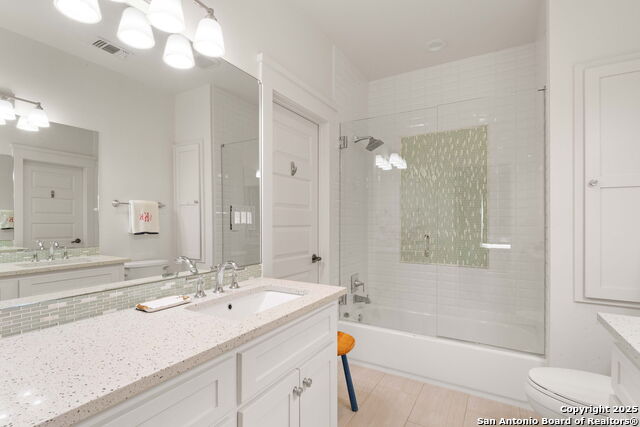 Listing photo id 24 for 228 Cloverleaf
