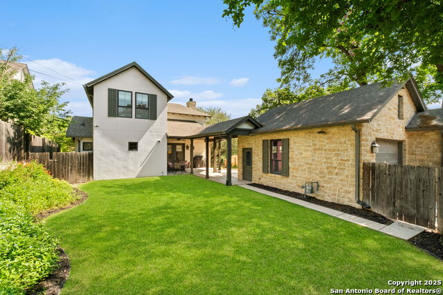 Listing photo id 30 for 228 Cloverleaf