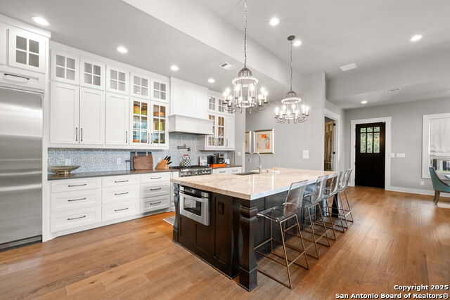 Listing photo id 6 for 228 Cloverleaf
