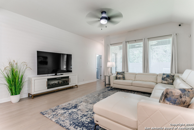 Listing photo id 8 for 3206 Nancy Fall