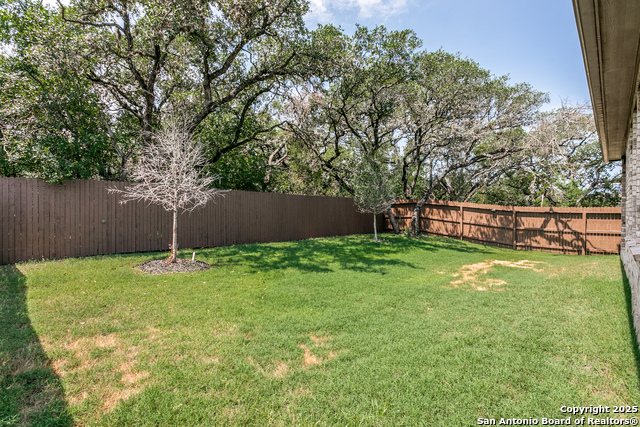 Listing photo id 21 for 3206 Nancy Fall