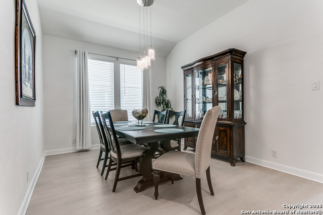 Listing photo id 2 for 3206 Nancy Fall