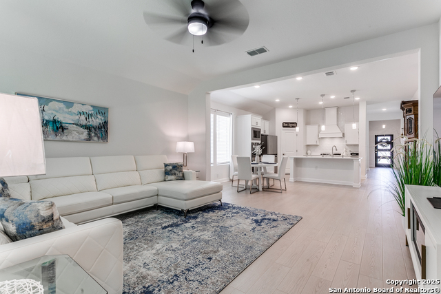 Listing photo id 7 for 3206 Nancy Fall