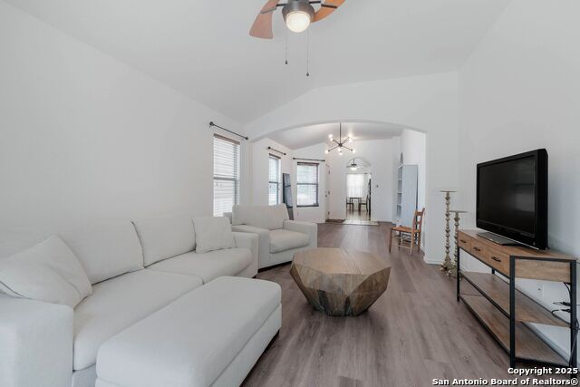 Listing photo id 8 for 5517 Saffron Way