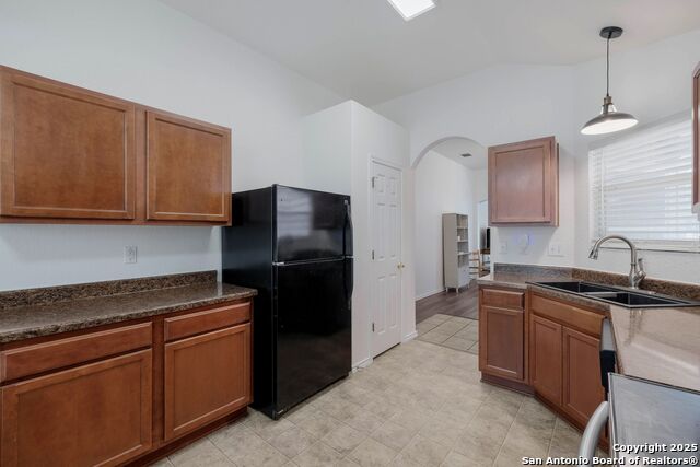 Listing photo id 12 for 5517 Saffron Way