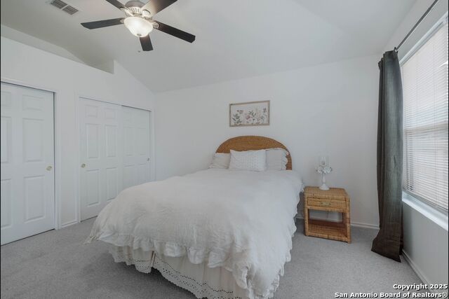 Listing photo id 17 for 5517 Saffron Way