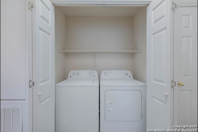 Listing photo id 24 for 5517 Saffron Way