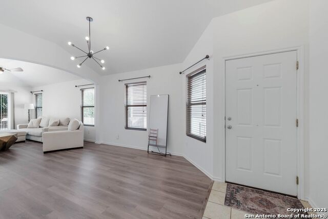 Listing photo id 4 for 5517 Saffron Way