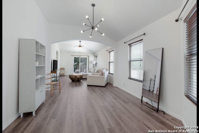 Listing photo id 5 for 5517 Saffron Way