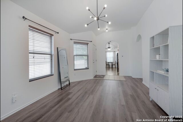 Listing photo id 6 for 5517 Saffron Way