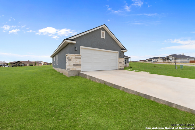 Listing photo id 1 for 113 Pine Valley