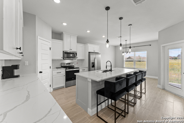 Listing photo id 4 for 113 Pine Valley