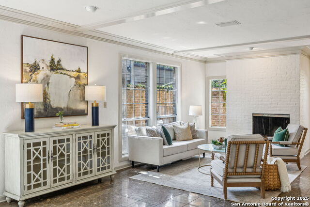 Image 12 of 43 For 209 Chichester Pl  1