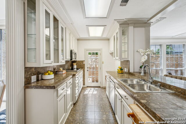Image 17 of 43 For 209 Chichester Pl  1