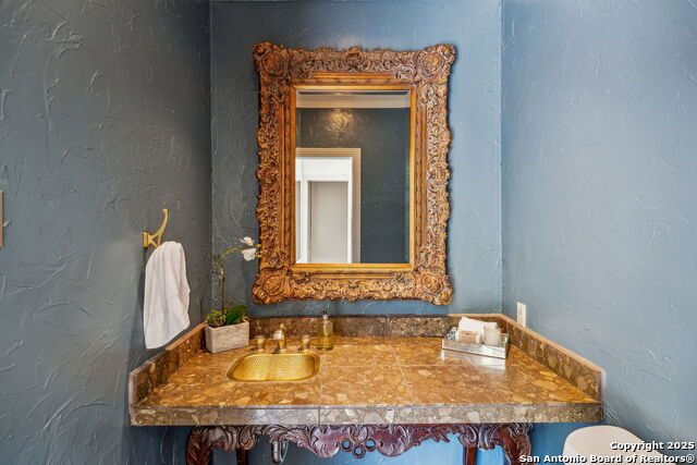Image 24 of 43 For 209 Chichester Pl  1