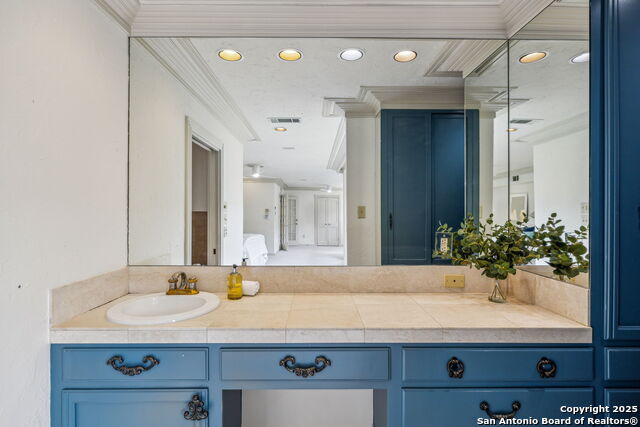 Image 32 of 43 For 209 Chichester Pl  1
