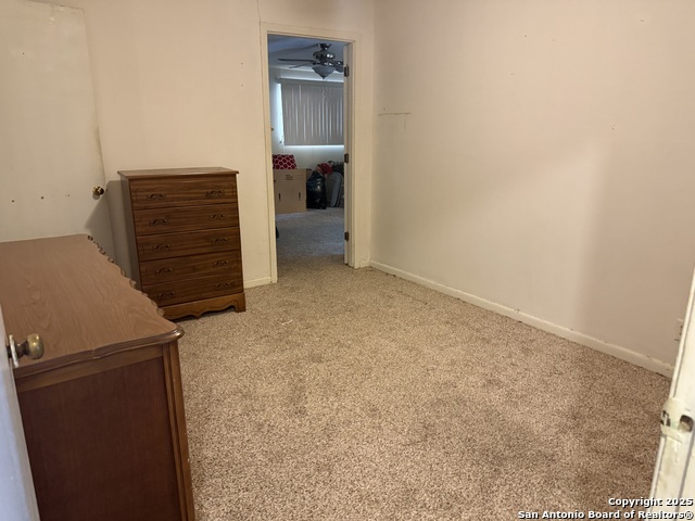 Listing photo id 11 for 254 W Greenway Ave