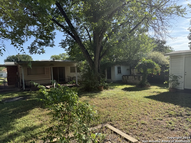 Listing photo id 20 for 254 W Greenway Ave