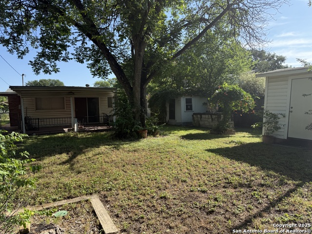 Listing photo id 21 for 254 W Greenway Ave
