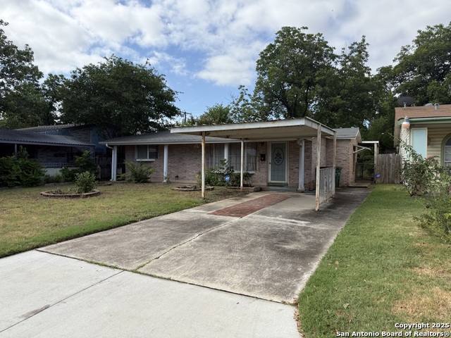 Listing photo id 1 for 254 W Greenway Ave