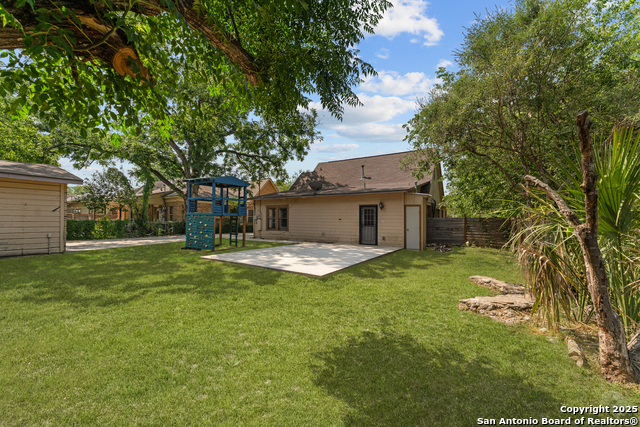 Listing photo id 16 for 427 Donaldson
